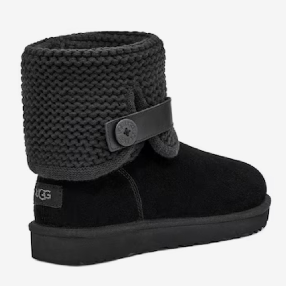 UGG BOOT